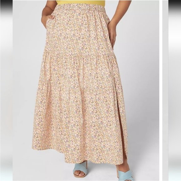 Lane Bryant Floral Maxi Skirt Womens Size 26/28 4X Pull On Long Tiered NWT - Picture 3 of 8